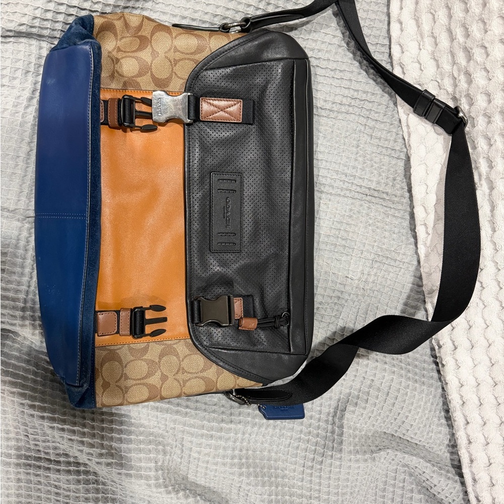 Coach Men's Black, Tan, and Blue Messenger Bag